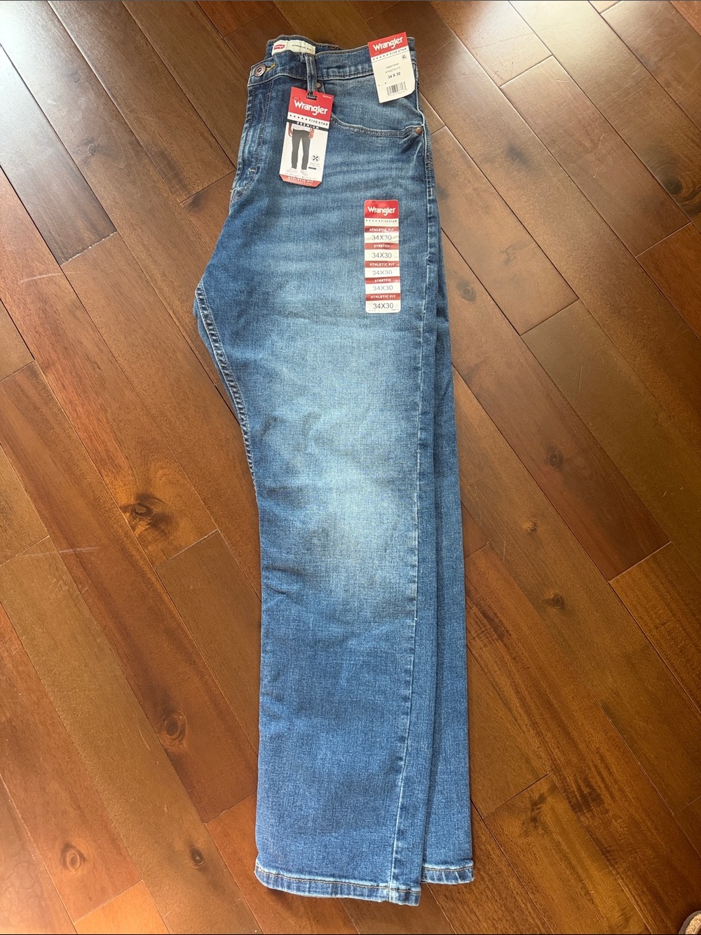 NWT Wrangler Men's Medium Blue Straight Jeans